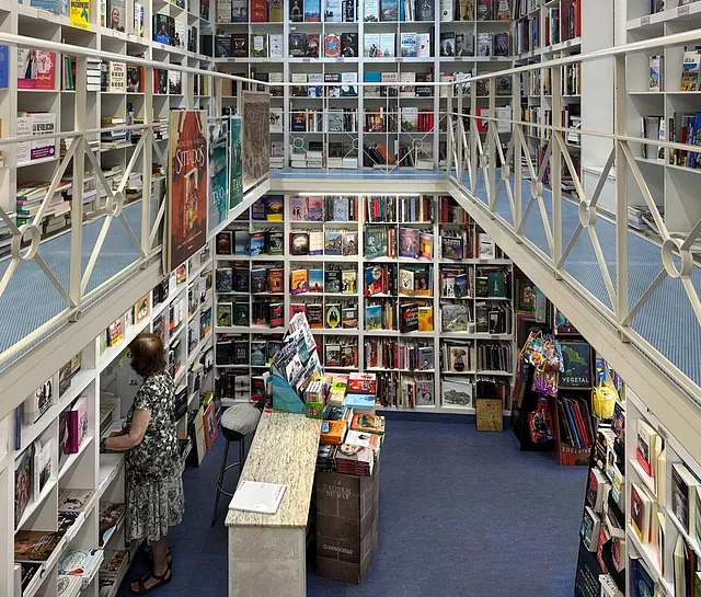 pasillo librería aranjuez